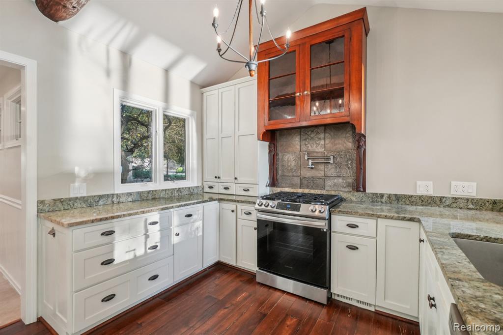 4123 Windiate Park Drive, Waterford, MI 48329 — Photo 13