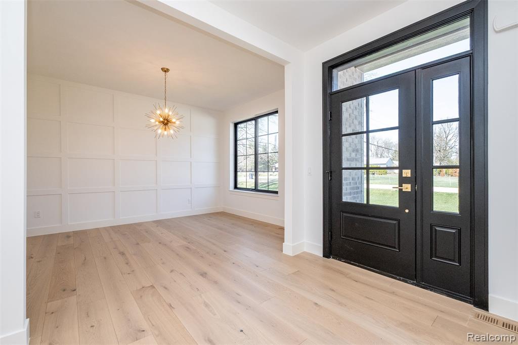 50 Lesdale Drive, Troy, MI 48085 — Photo 14