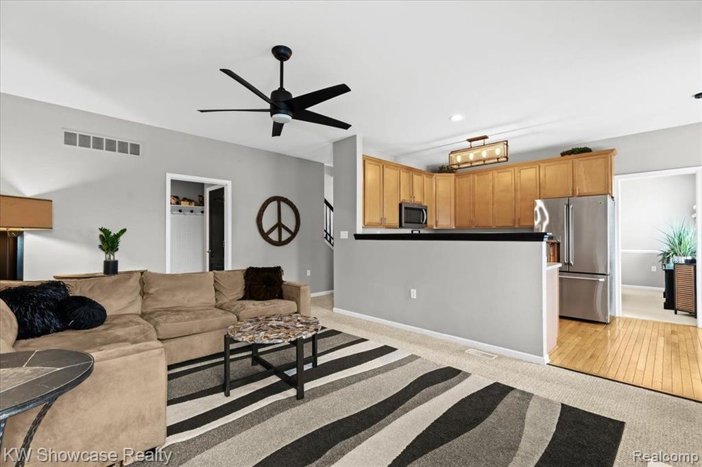 1042 POLO Drive, South Lyon, MI 48178 — Photo 10