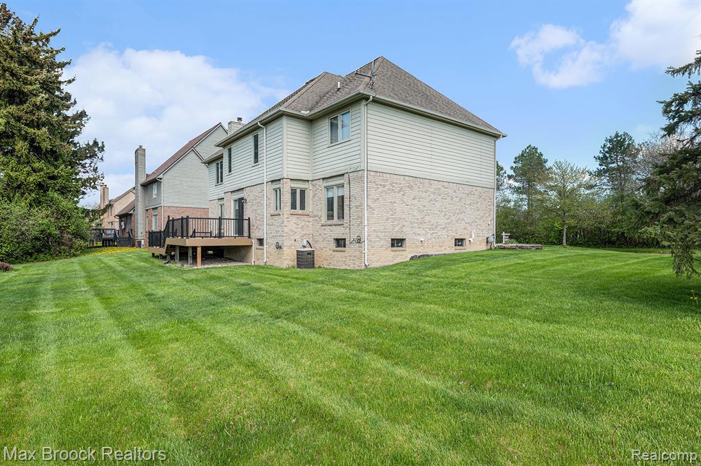 6011 MAPLE FOREST, West Bloomfield, MI — Photo 26