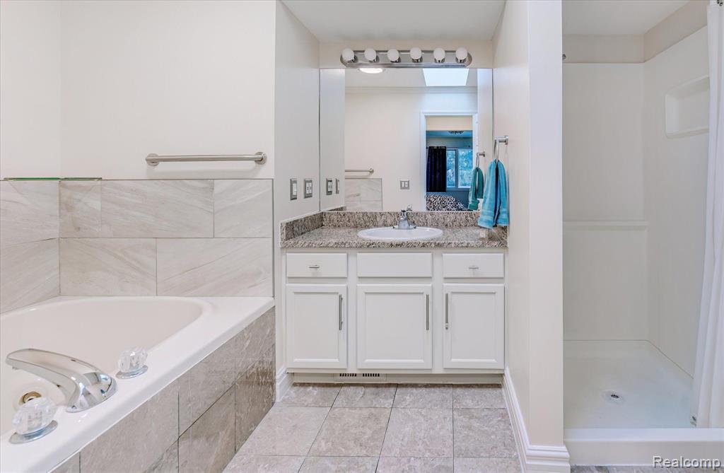 6522 SCENIC PINES, Clarkston, MI — Photo 35