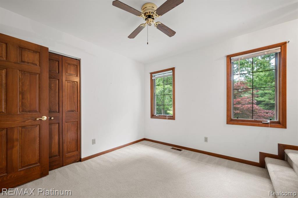12902 Autumn Ridge Court, Milford, MI 48380 — Photo 9