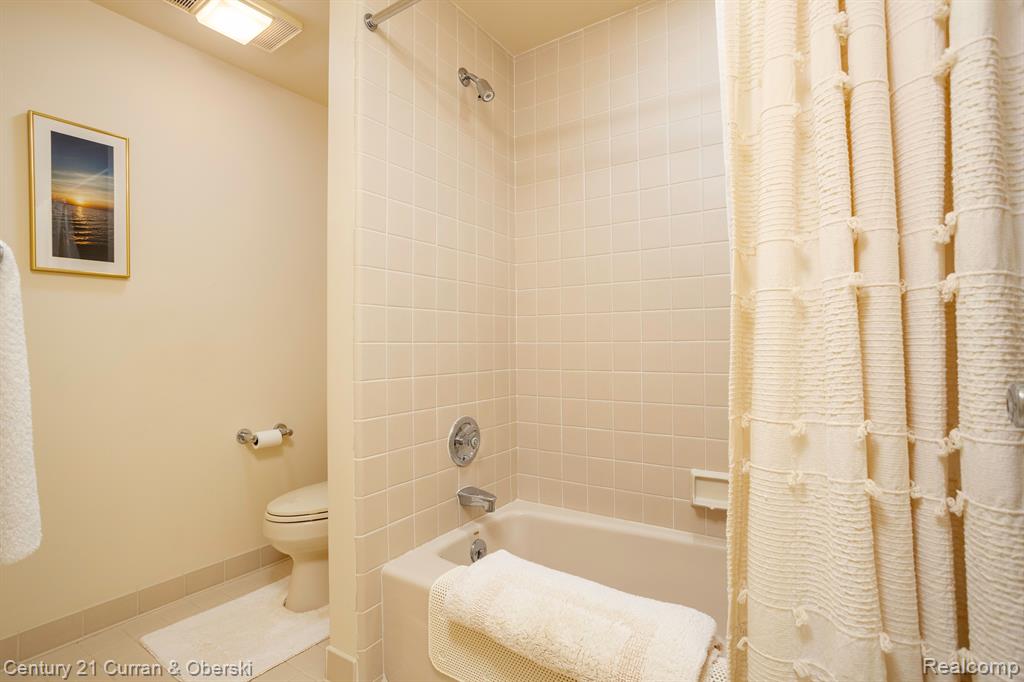 46515 Arboretum Circle, Plymouth, MI 48170 — Photo 34