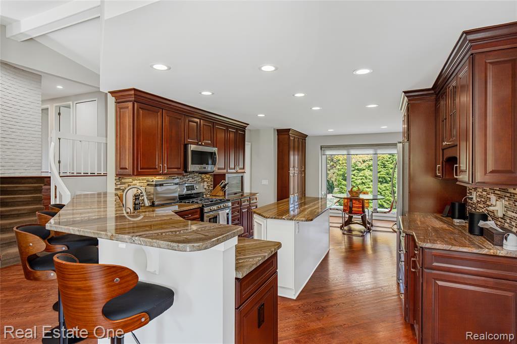 4261 Lakeridge Court, Bloomfield Hills, MI 48302 — Photo 18