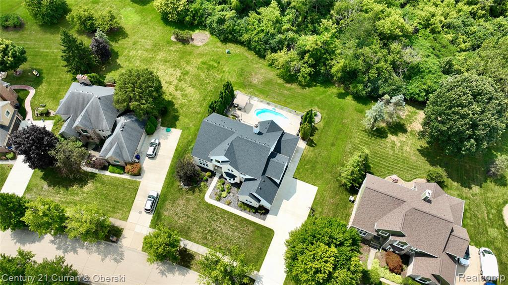 48279 Chesterfield Drive S, Dearborn, MI 48187 — Photo 40