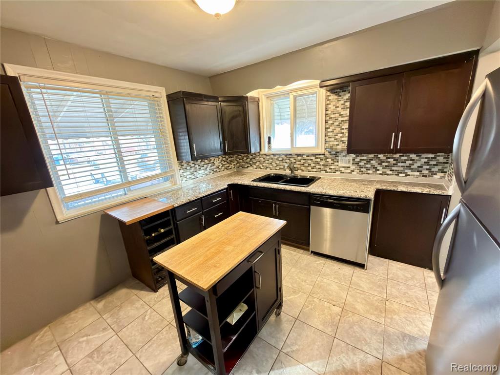 4436 Gertrude Street, Dearborn Heights, MI 48125 — Photo 9