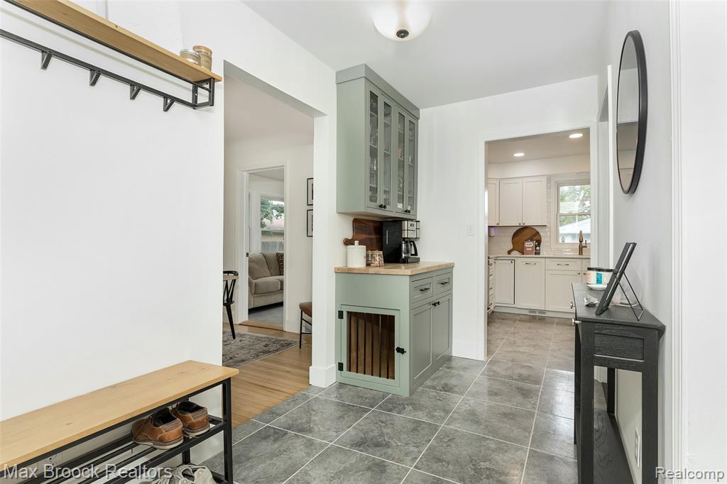 430 N Altadena Avenue, Royal Oak, MI 48067 — Photo 17