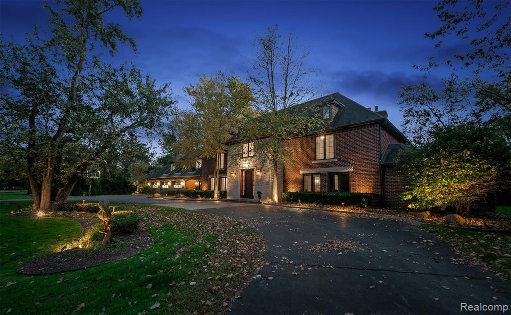 25325 Devon Lane
