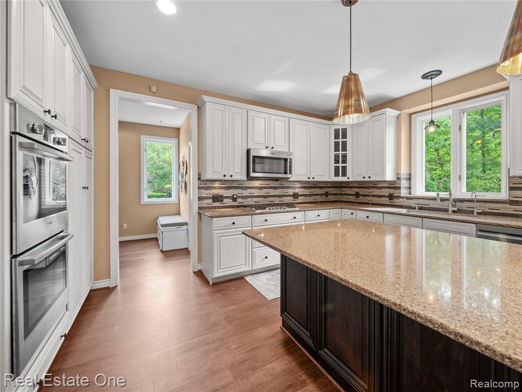 5471 Parkside Drive, Brighton, MI 48114 — Photo 16