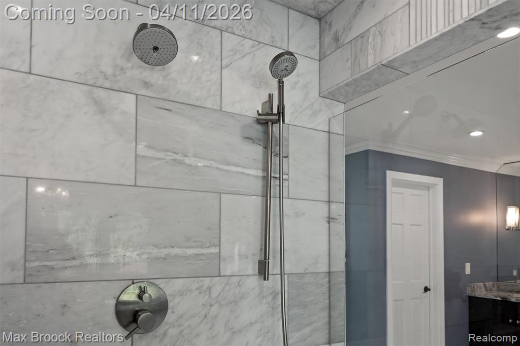 5190 Clarendon Crest Street, Bloomfield Hills, MI, 48302