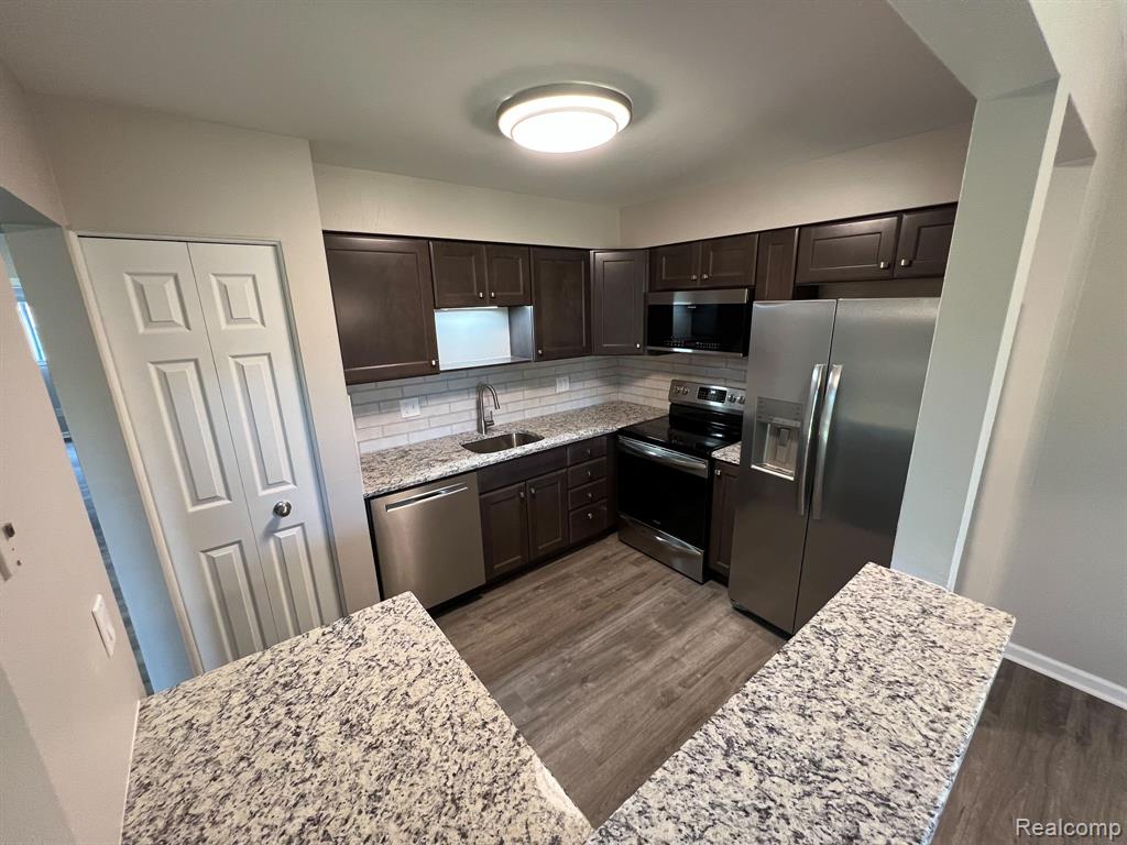 7370 WOODVIEW Street, 1, Westland, MI — Photo 12