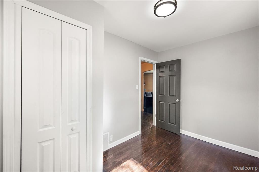 136 W Elza Avenue, Hazel Park, MI 48030 — Photo 19