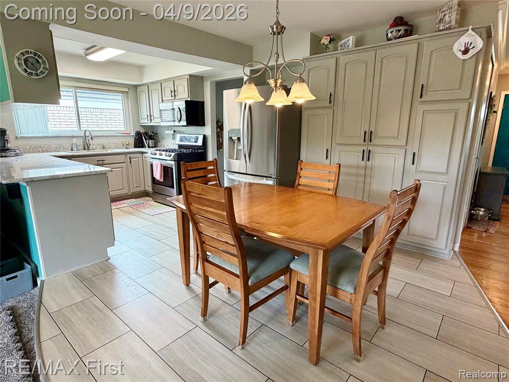 39641 Edgemont Drive, Sterling Heights, MI 48310 — Photo 7