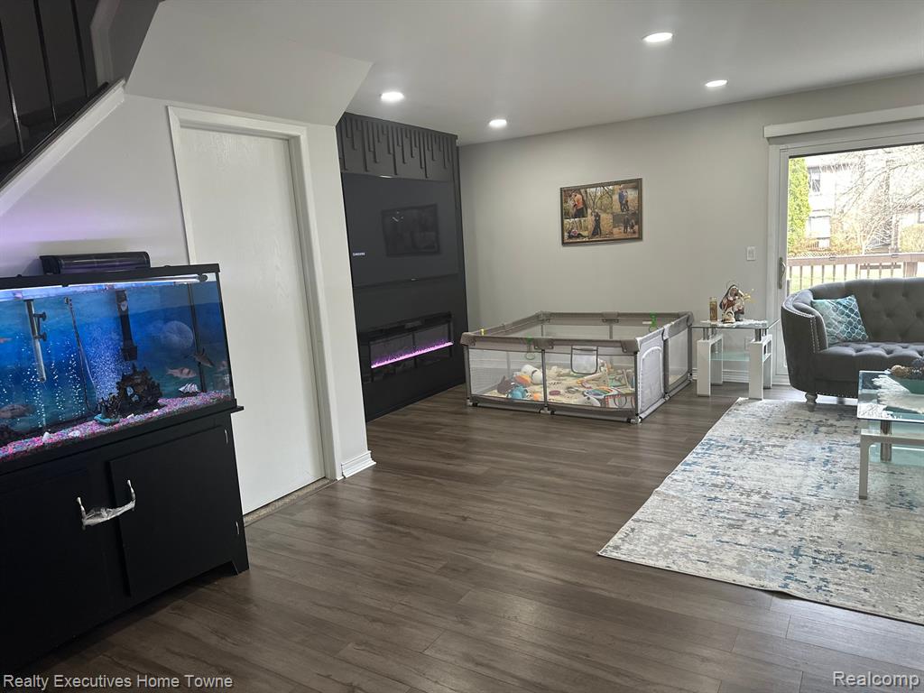 8212 CLAY, Sterling Heights, MI 48313 — Photo 9