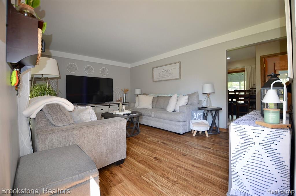 4856 CLINTON WAY Drive, Waterford, MI 48328 — Photo 36