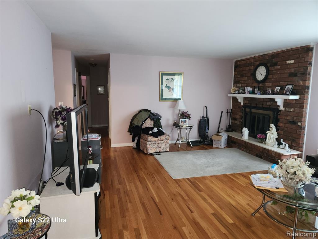 2340 Pineview Court, Flushing, MI 48433 — Photo 9