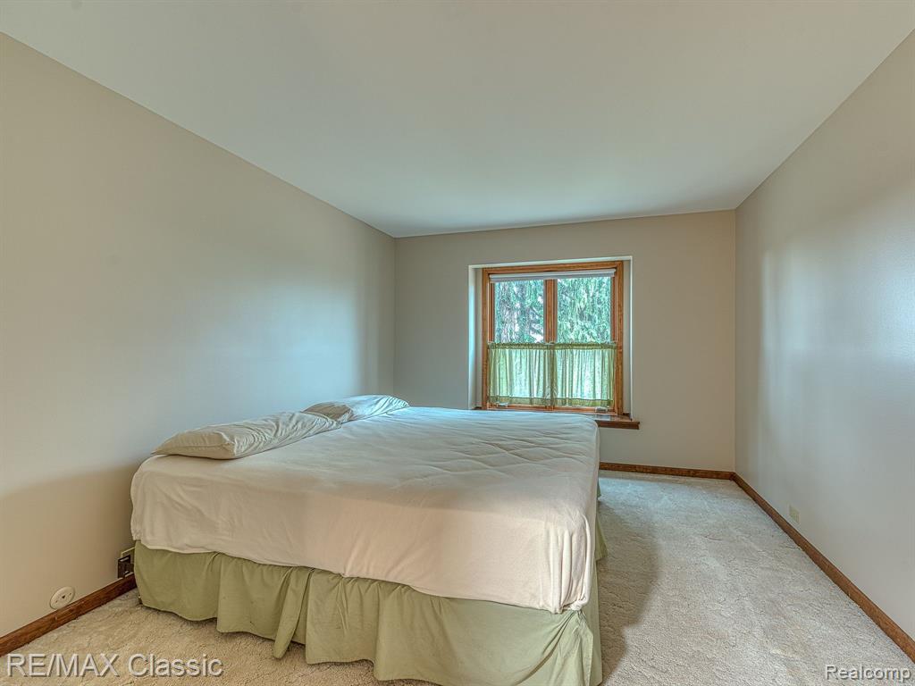 9415 N TERRITORIAL Road, Plymouth, MI 48170 — Photo 27