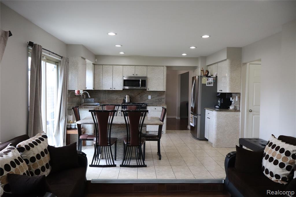 39552 Forbes Drive, Sterling Heights, MI 48310 — Photo 18