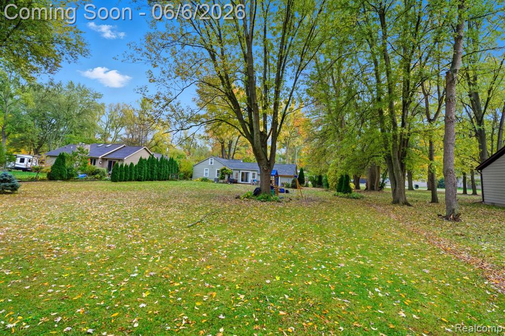 8749 Pacton Drive, Shelby Twp, MI 48317 — Photo 27