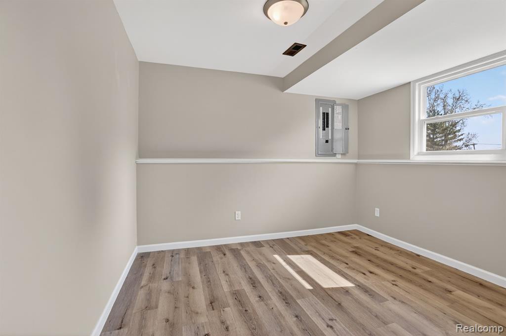 1215 N Oak Road, Davison, MI 48423 — Photo 25