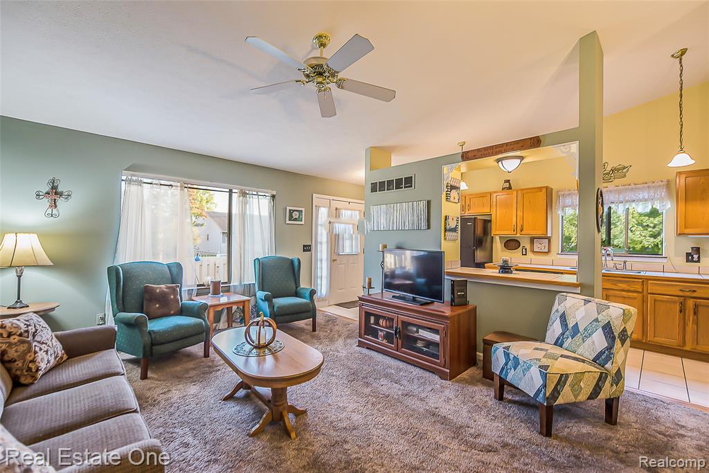 62351 ARLINGTON Circle, 1, South Lyon, MI 48178 — Photo 12