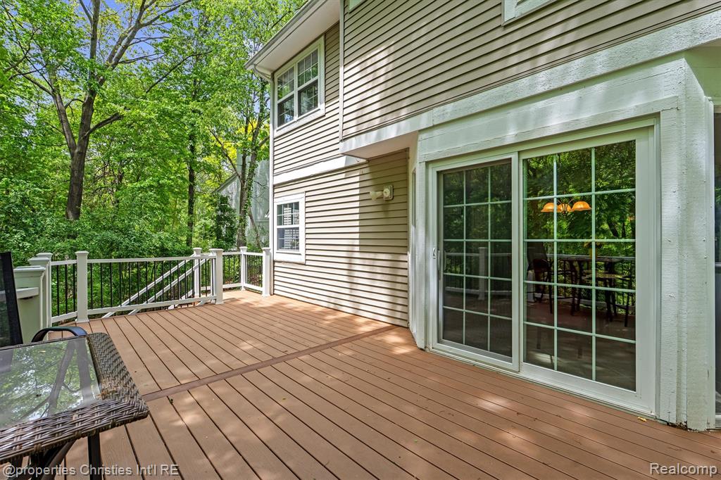 4709 Greenview Court, Commerce Twp, MI 48382 — Photo 40