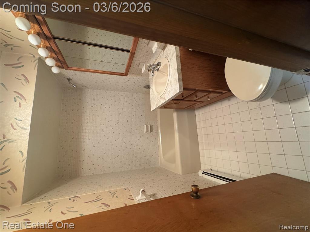 1848 Maddy Lane, Keego Harbor, MI 48320 — Photo 17