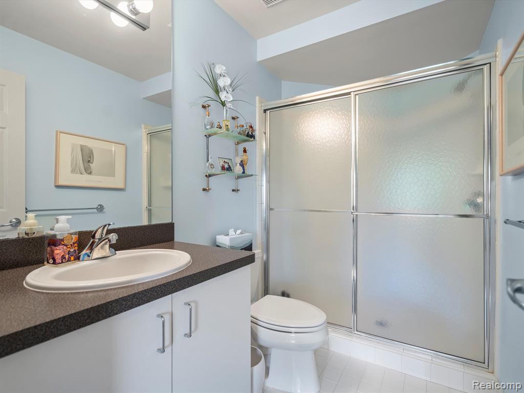 7253 CARLYLE, West Bloomfield, MI — Photo 49