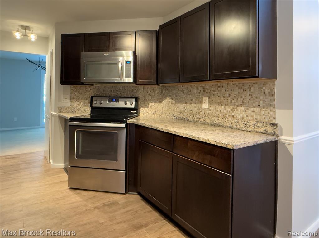 4013 Foxpointe Drive, West Bloomfield, MI 48323 — Photo 3