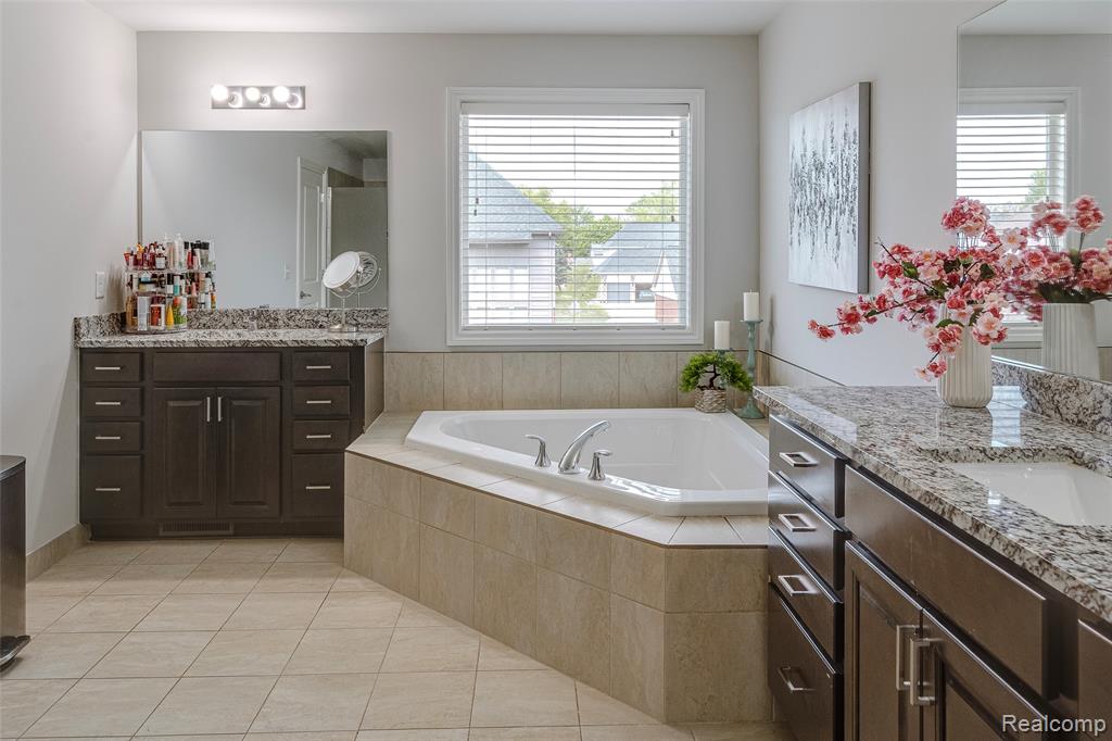 4119 Stonington Drive, Troy, MI 48085 — Photo 46