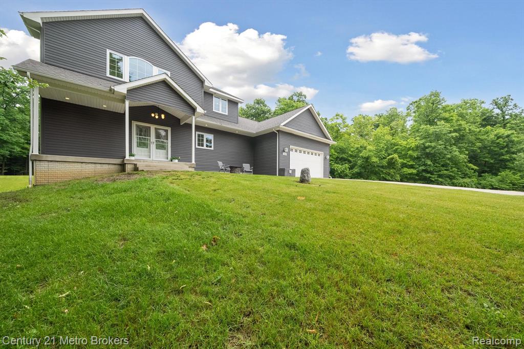 9119 Hegel Road, Goodrich Vlg, MI — Photo 4