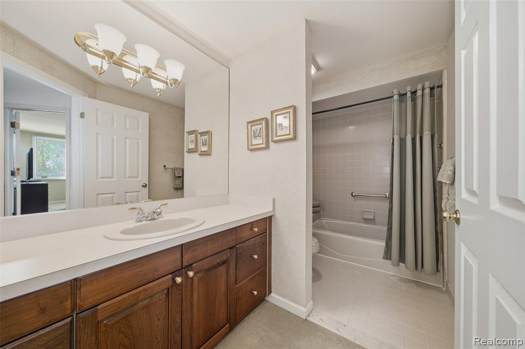 4832 Cliffside Drive, 21, West Bloomfield, MI 48323 — Photo 41