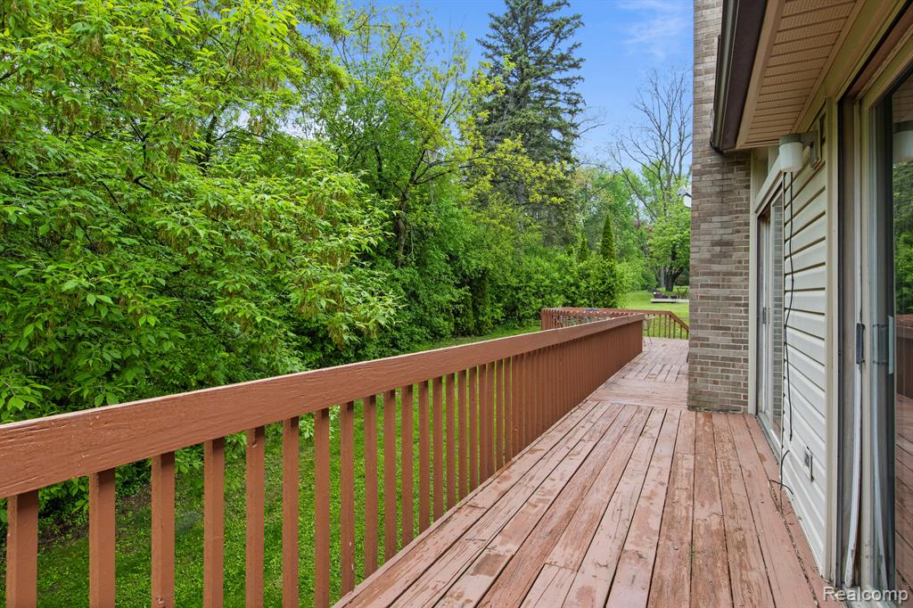 4578 PINE VILLAGE Drive, West Bloomfield, MI 48323 — Photo 46