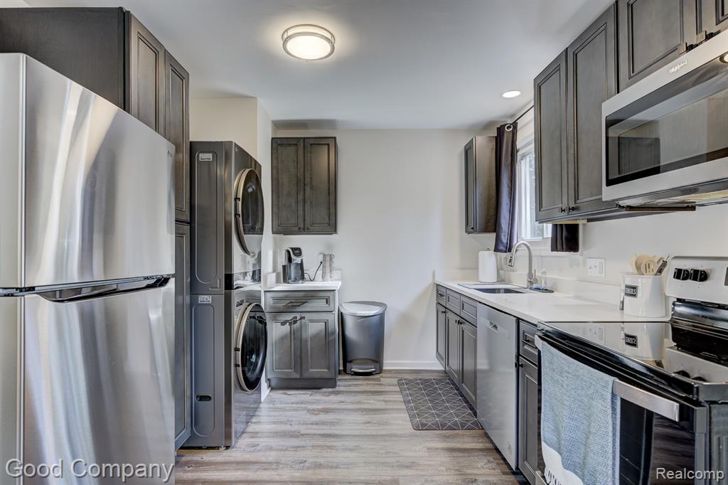 21900 Eastwood Street, Oak Park, MI 48237 — Photo 11