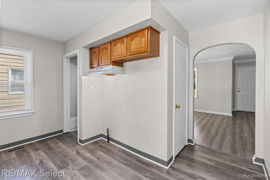 4305 Pengelly Road, Flint, MI 48507 — Photo 13