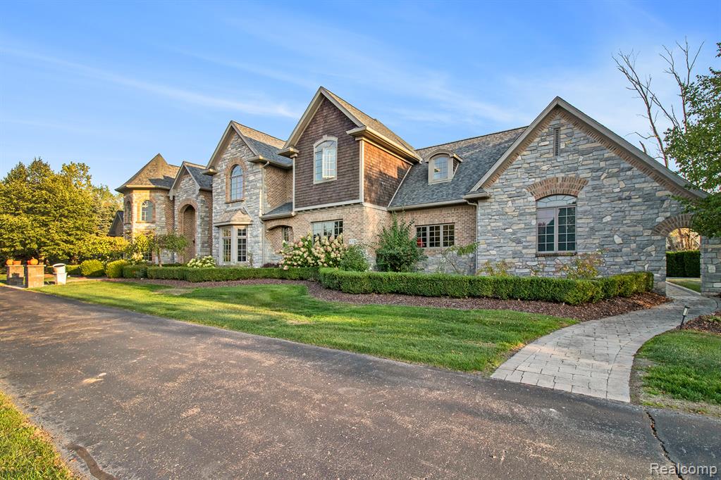 8301 Misty, Grand Blanc, MI 48439 — Photo 40