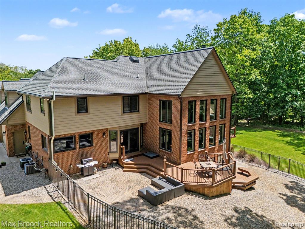 1300 Oak Hollow Drive, Milford, MI 48380 — Photo 50