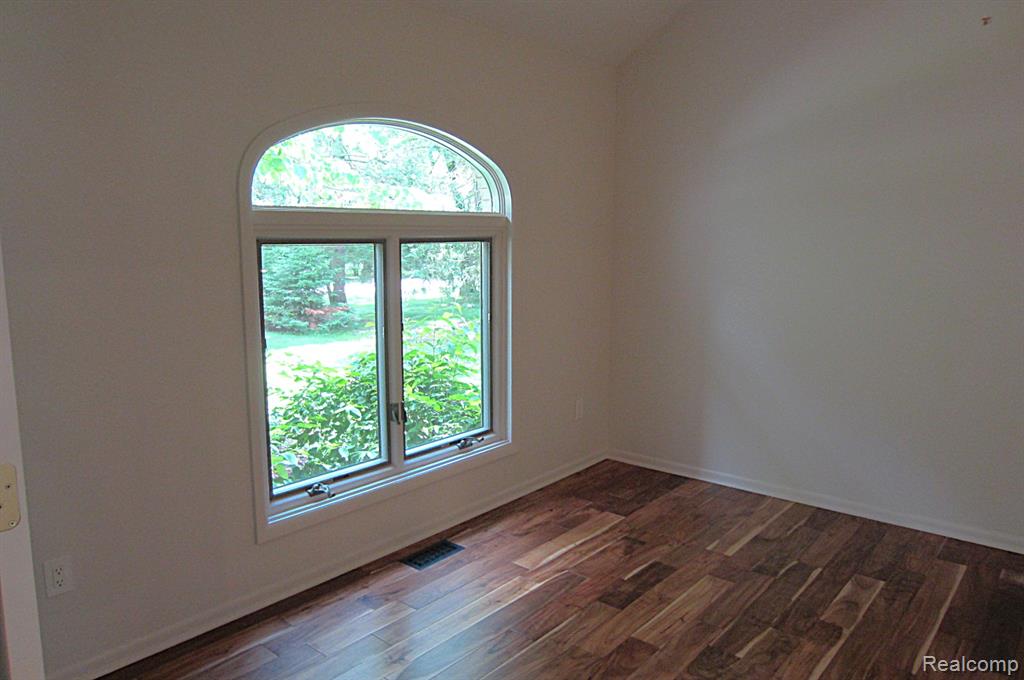 31115 Stafford St, Beverly Hills, MI 48025 — Photo 17