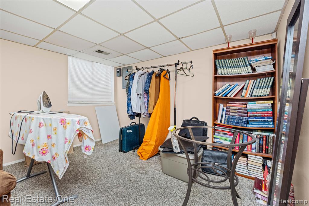 5226 Brett Court, West Bloomfield, MI — Photo 43