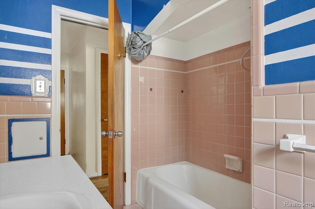 5727 E OUTER Drive, Detroit, MI 48234 — Photo 21