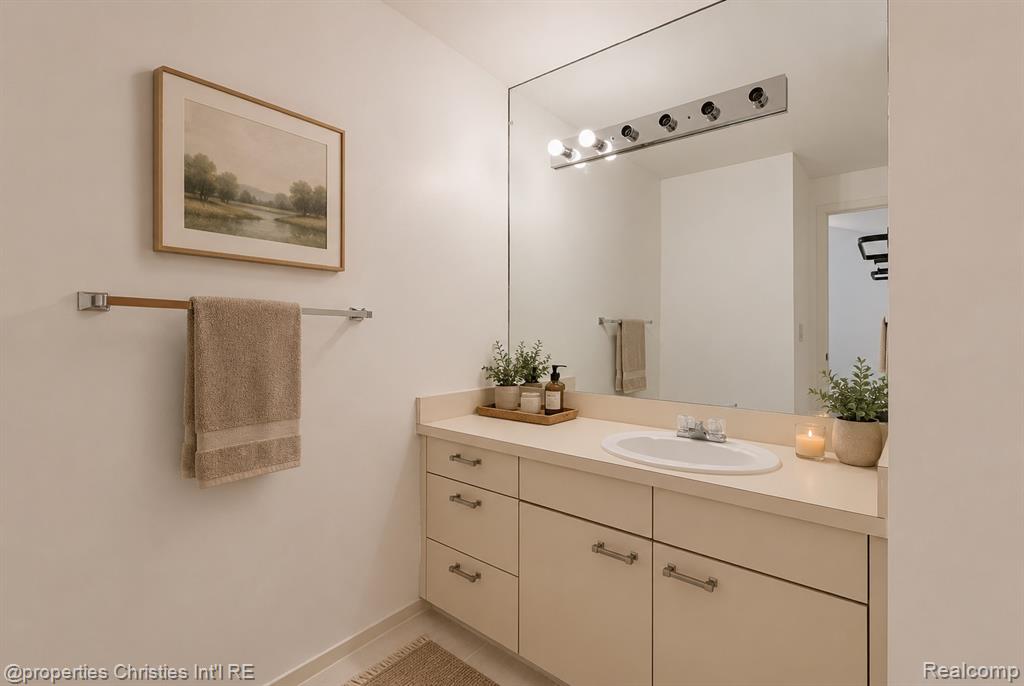 4802 Panorama Circle, West Bloomfield, MI 48323 — Photo 19
