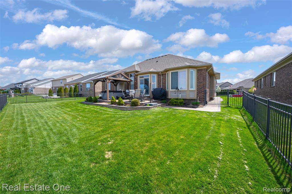 17481 Tiger Drive, Macomb, MI 48042 — Photo 41