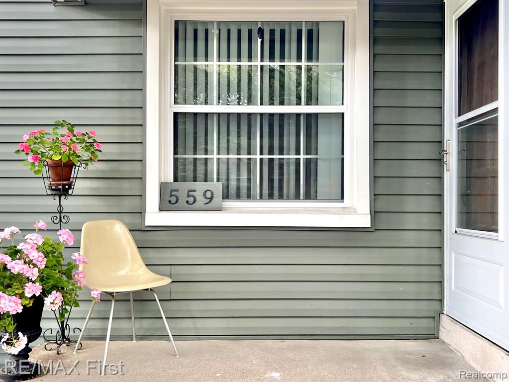 559 Gardendale Street, Ferndale, MI 48220 — Photo 2