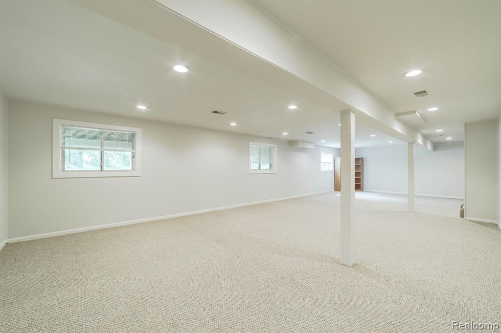 7191 ELDERWOOD Circle, Clarkston, MI — Photo 48