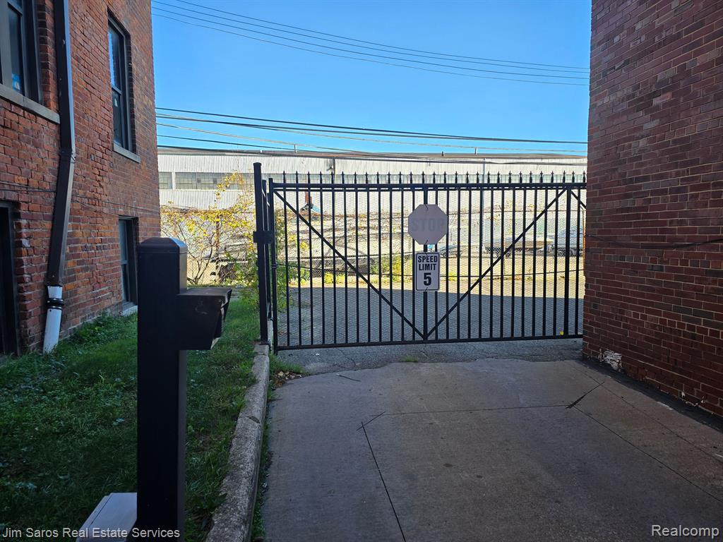 550 Parkview #305 - Studio, Detroit, MI 48214 — Photo 10