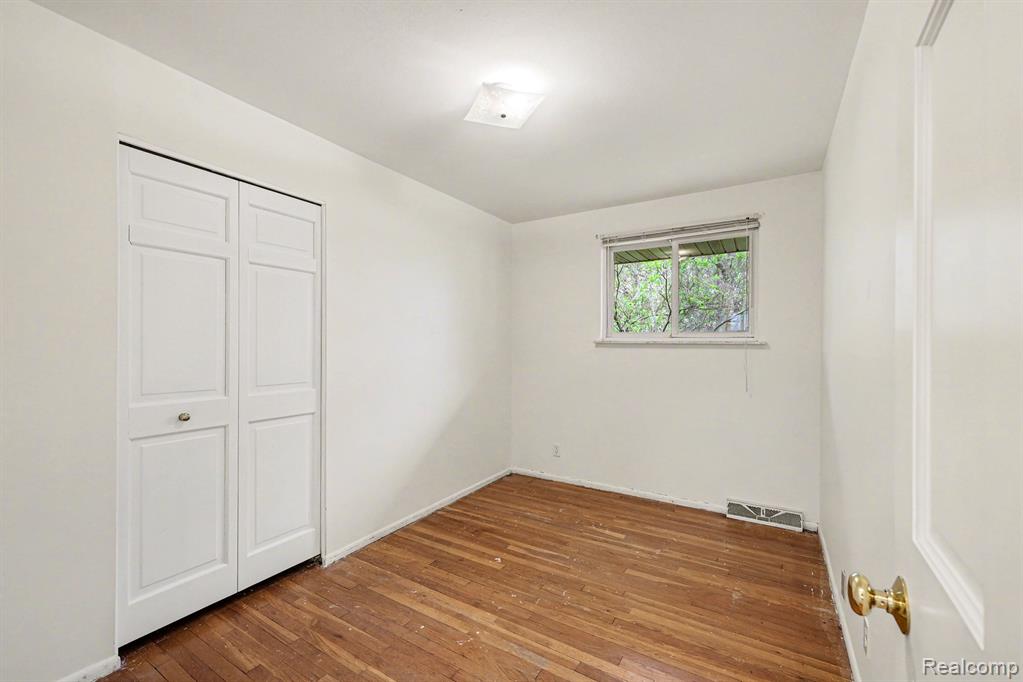 3688 Breaker Street, Waterford, MI 48329 — Photo 15