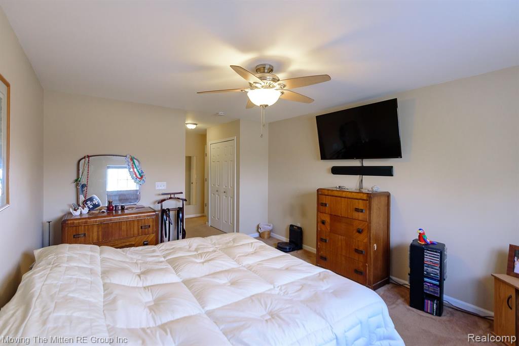 42156 N CUMBERLAND Drive, Van Buren, MI 48111 — Photo 20