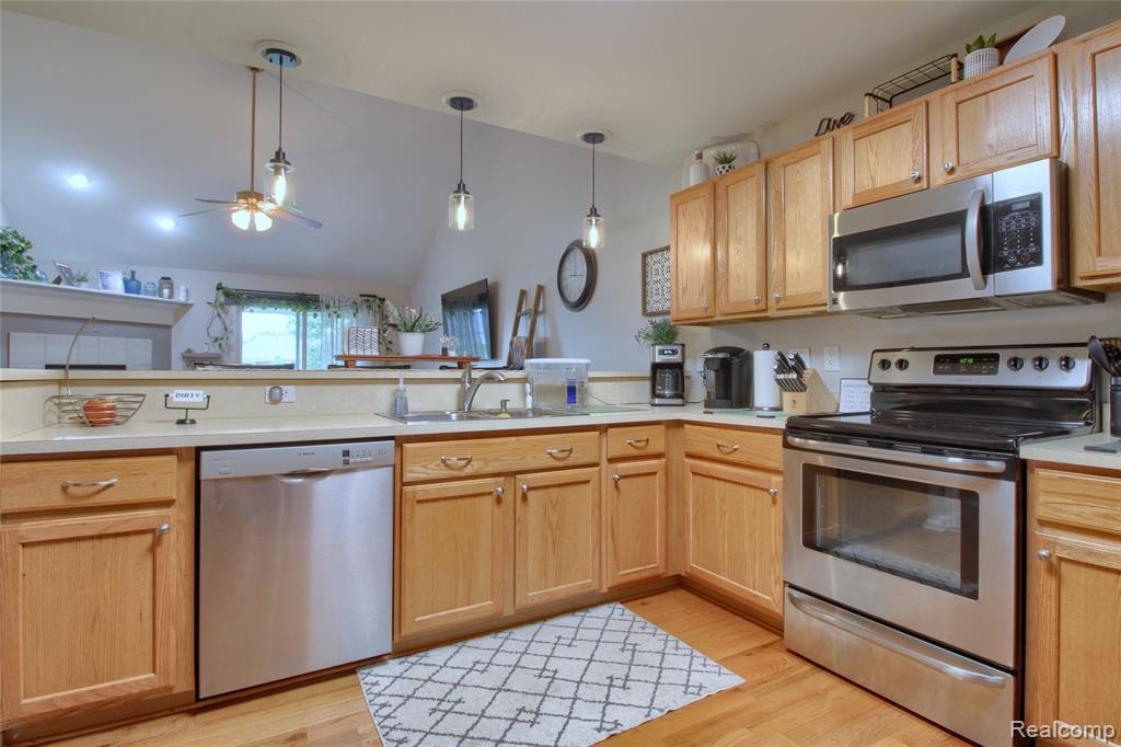 31626 Beaver Circle, New Boston, MI 48164 — Photo 12