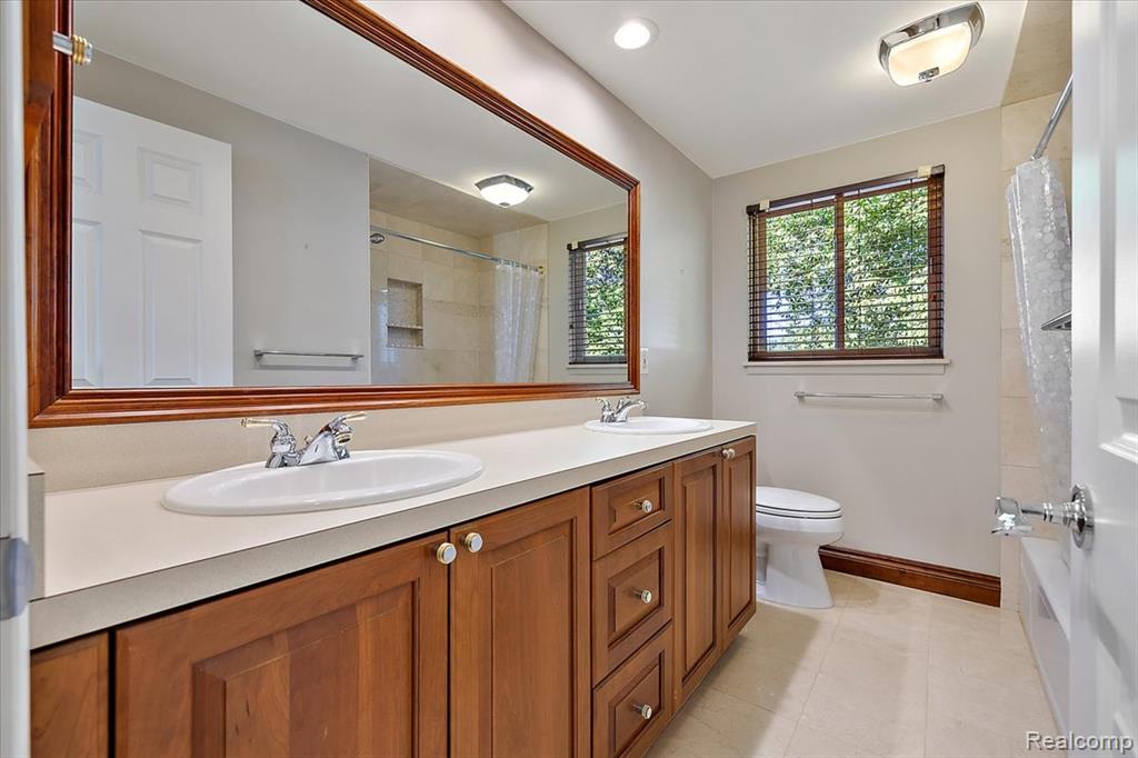 4147 Greensboro Drive, Troy, MI 48085 — Photo 38