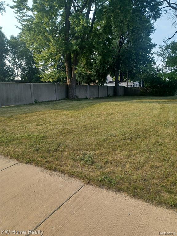 934 E Granet Avenue, Hazel Park, MI 48030 — Photo 2